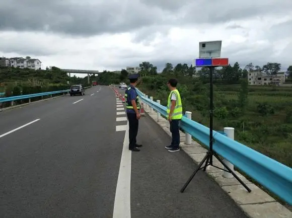 蛟河高速公路钢护栏