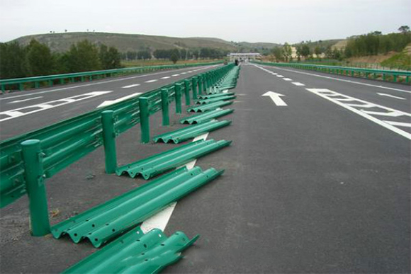蛟河波形护栏的维护与管理确保道路安全的关键步骤