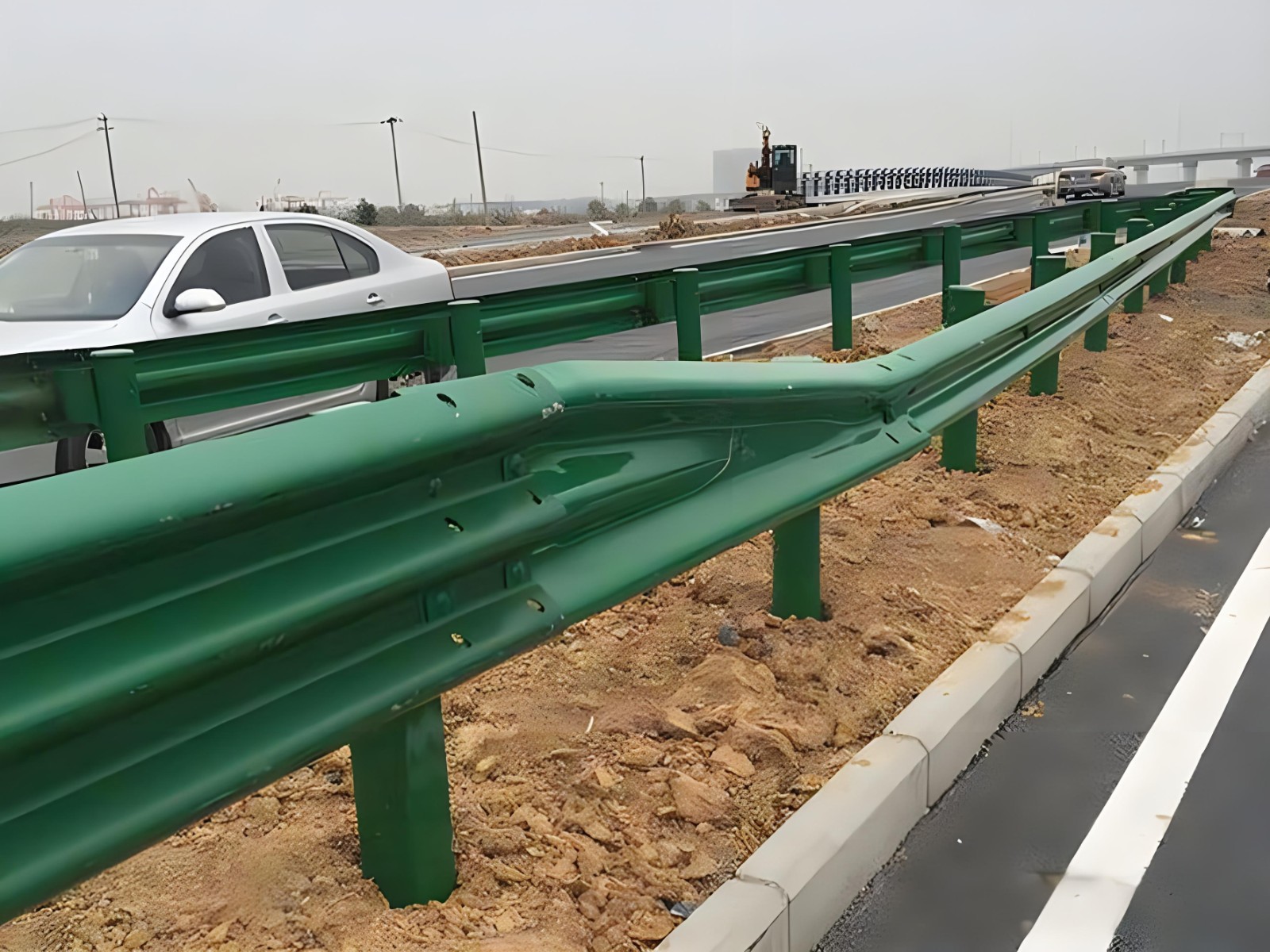 蛟河高速波形护栏板日常维护方案确保道路安全新举措